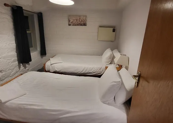 Crew\'S Apartment