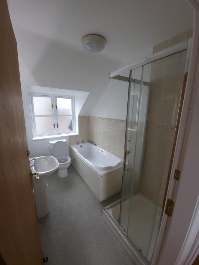 Crew's Apartment *