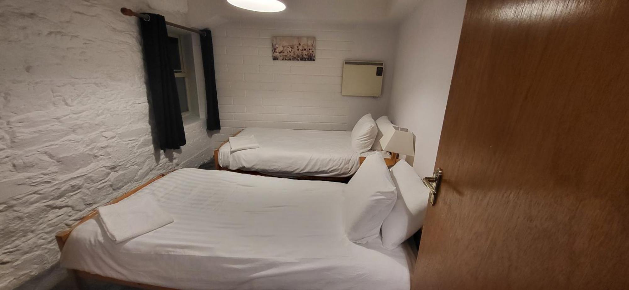 Crew's Apartment *